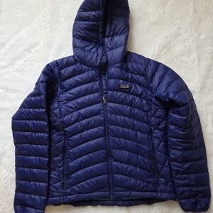 Patagonia Purpke/ Blue  Wonen Puffer Jacket Size M